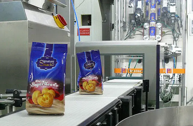 High-speed snacks packaging line